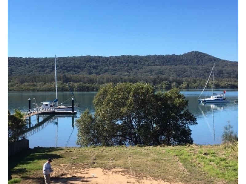 77 Wahine Drive, Russell Island QLD 4184