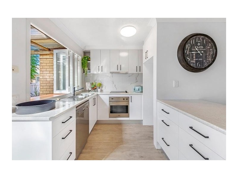 3/4 Christina Court, Mermaid Waters QLD 4218