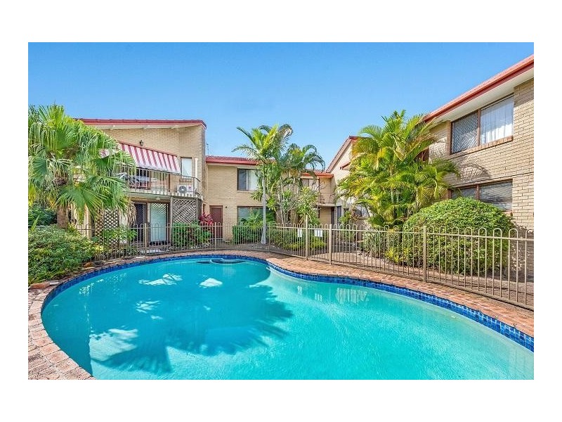 3/4 Christina Court, Mermaid Waters QLD 4218