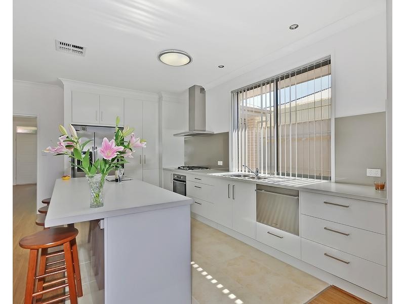 2 Netherby Avenue, Evanston Park SA 5116