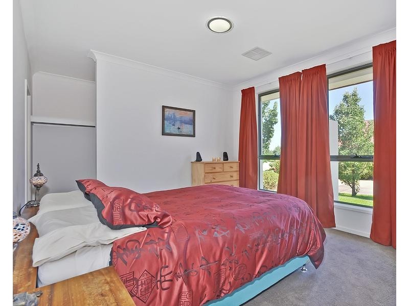 2 Netherby Avenue, Evanston Park SA 5116