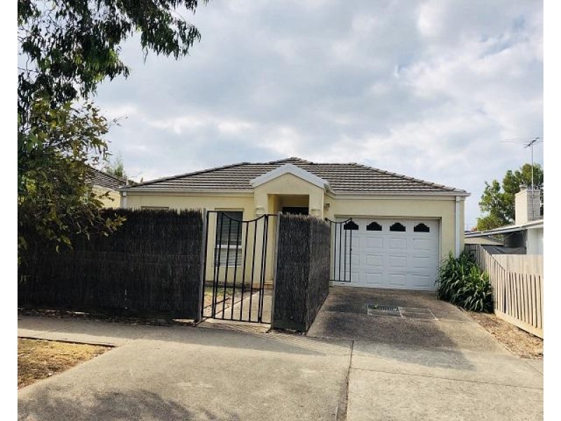 2/44 Church Street, Cowes VIC 3922