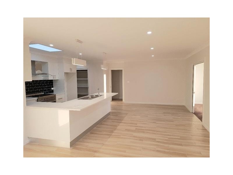 87 Kearneys Drive, Orange NSW 2800