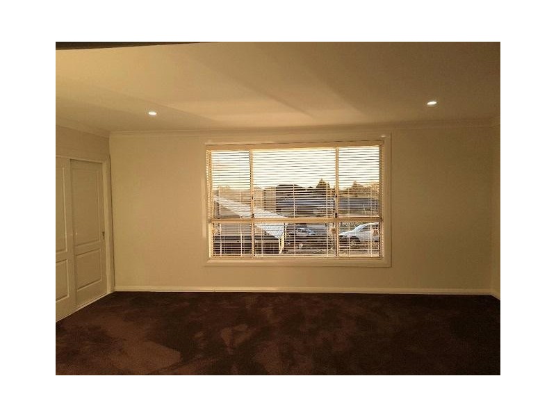 87 Kearneys Drive, Orange NSW 2800