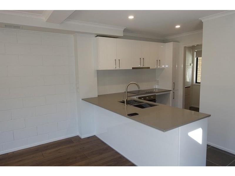 1/9 Aquila Court, Mermaid Waters QLD 4218