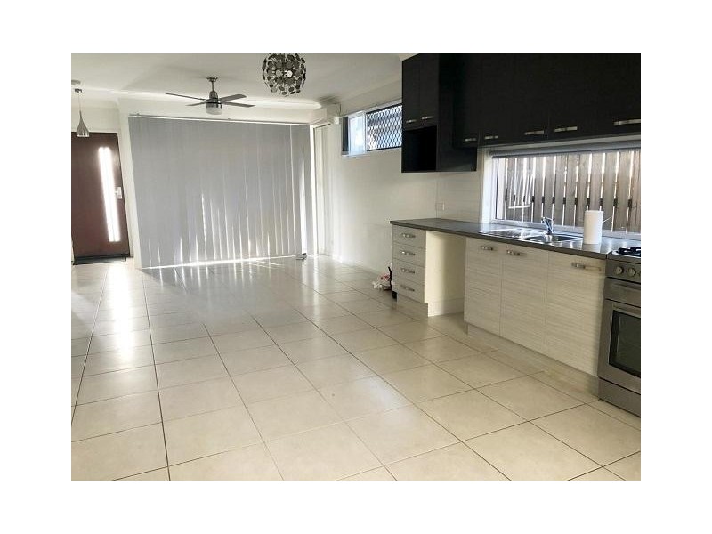 6 Hinchinbrook Avenue, Fitzgibbon QLD 4018