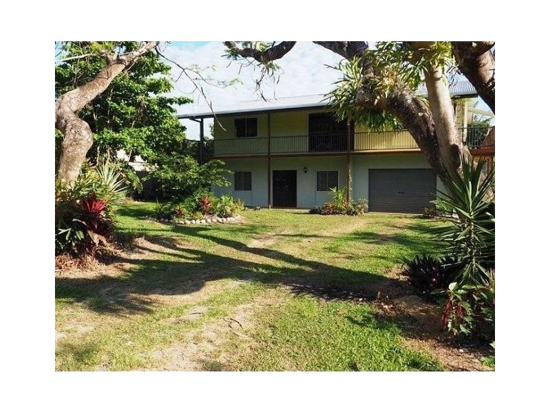 9 Butler Road, Bingil Bay QLD 4852