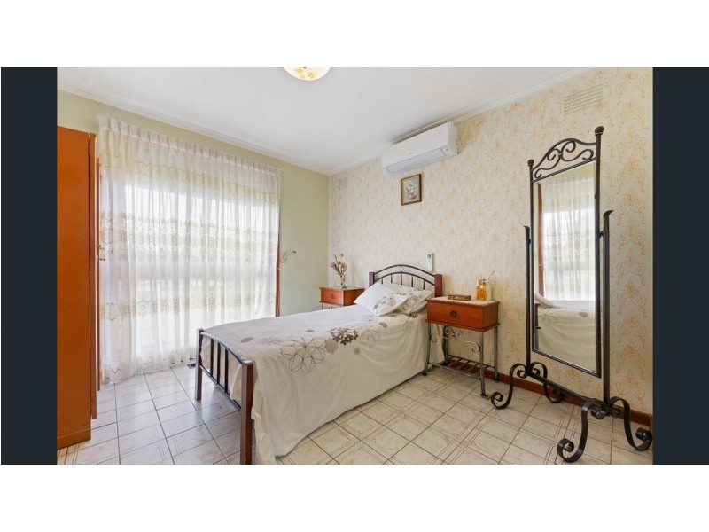 25 Yarmouth Avenue, St Albans VIC 3021