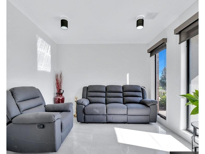 11 Perrin Circuit, Tarneit VIC 3029