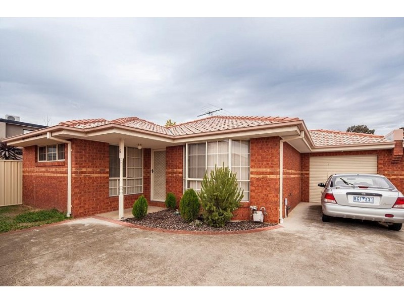 2/17 Toolern Street, Melton VIC 3337