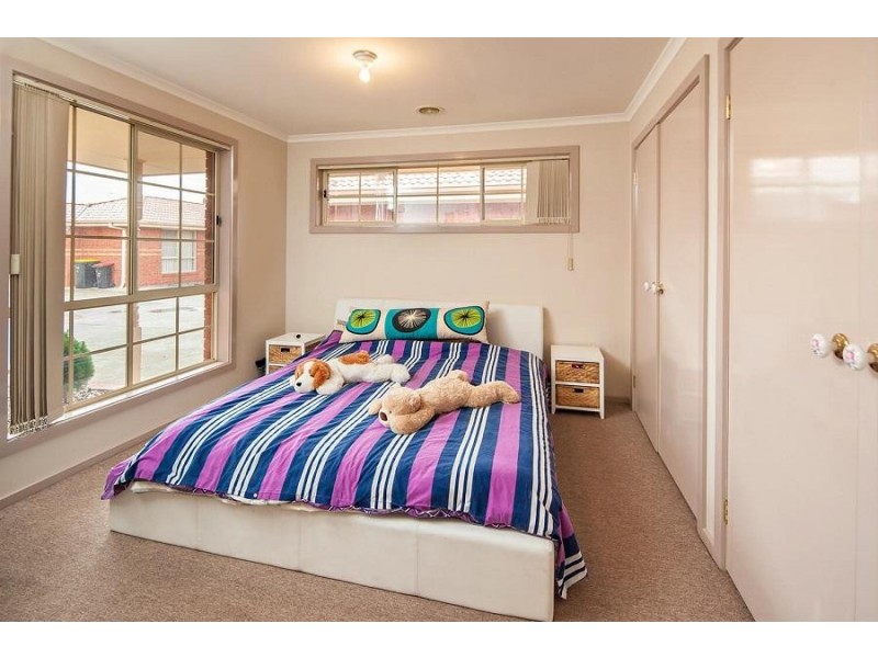 2/17 Toolern Street, Melton VIC 3337