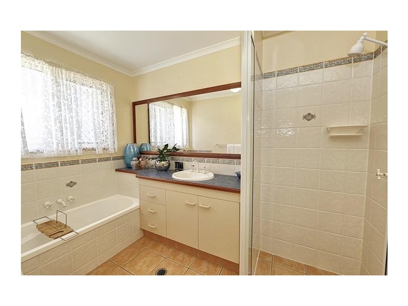 12 Tropicana Drive, Avoca QLD 4670