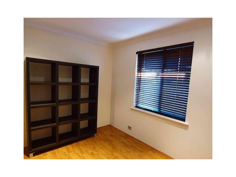 27 Hines Road, Hilton WA 6163