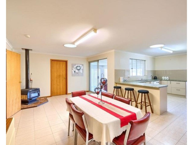 18 Hofrad Court, Yakamia WA 6330