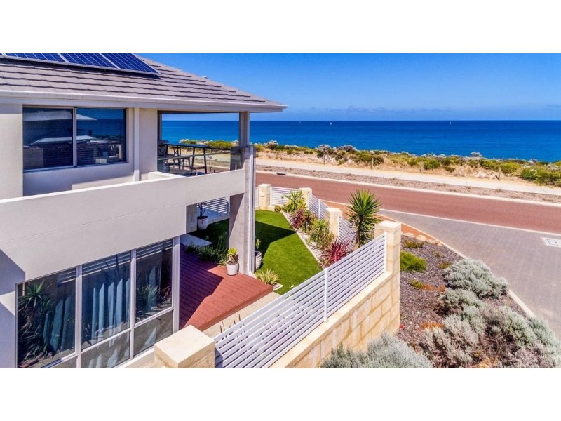 32 Acerosa Boulevard, Halls Head WA 6210