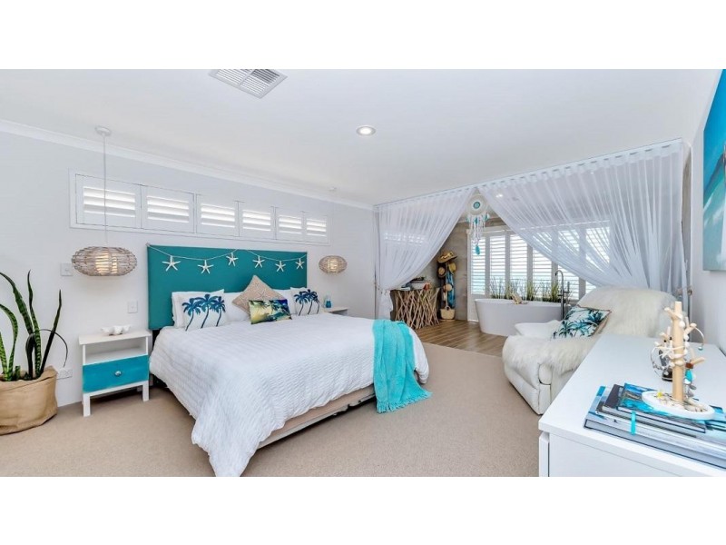 32 Acerosa Boulevard, Halls Head WA 6210