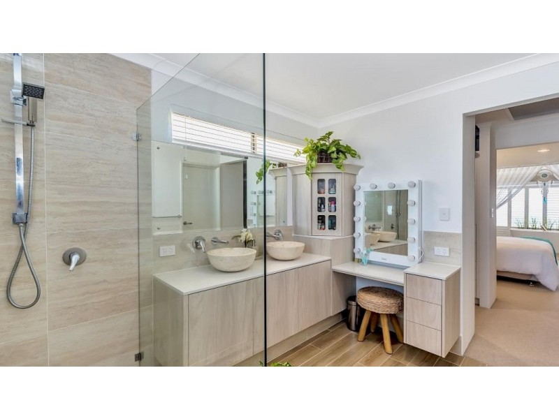 32 Acerosa Boulevard, Halls Head WA 6210