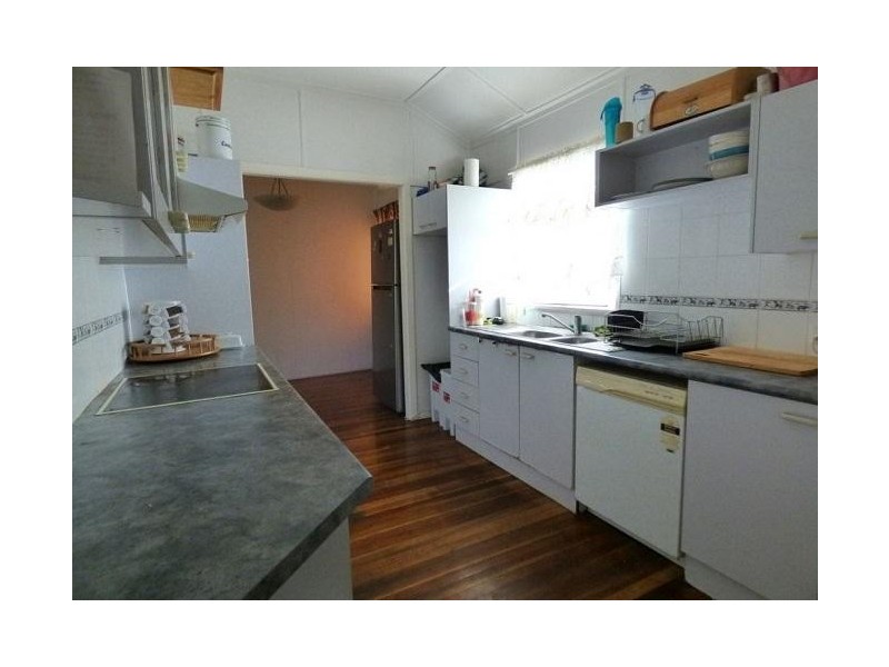 2 Dodds Street, Margate QLD 4019