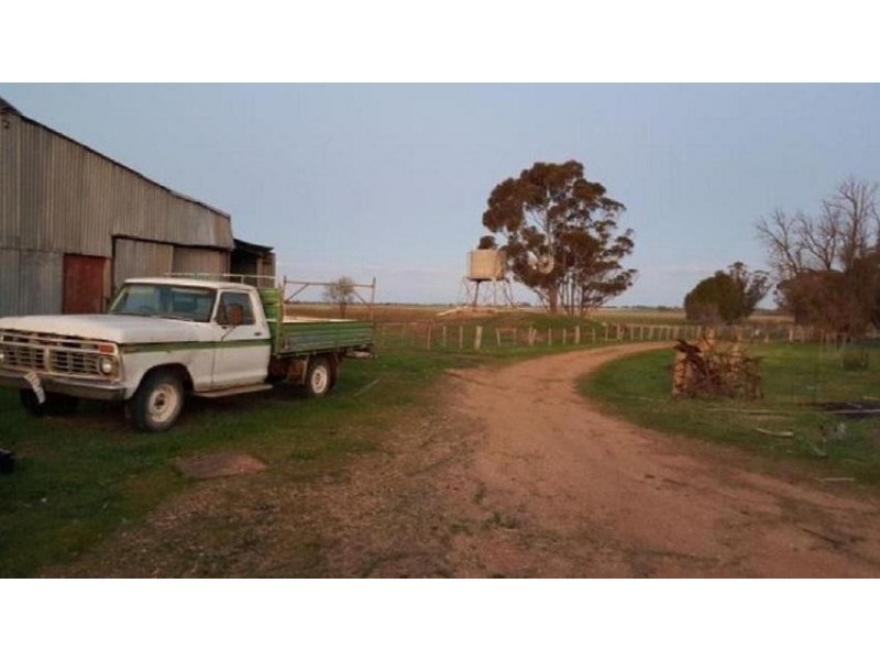 * Hodgson Road, Swanwater VIC 3477