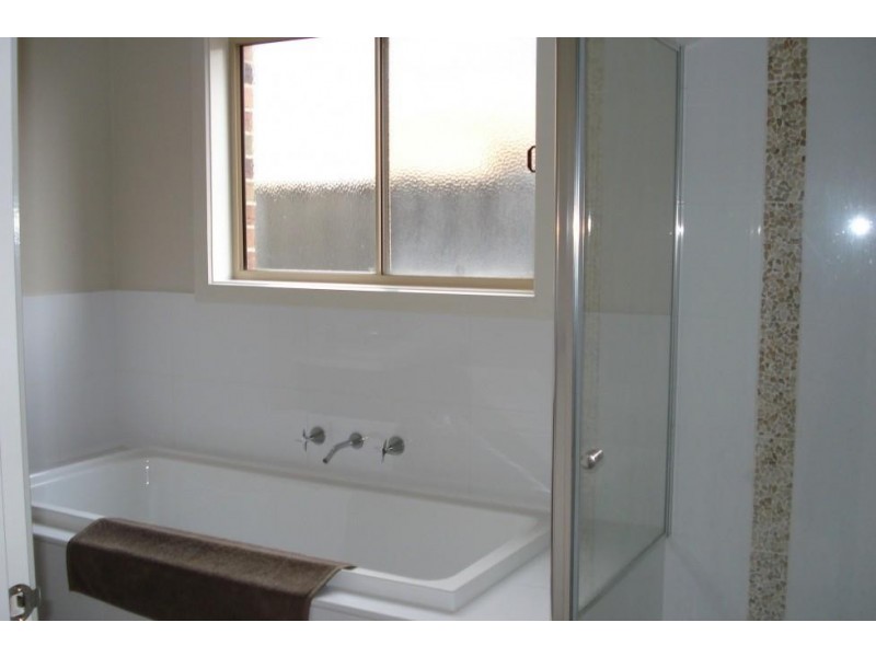 50 Olsen Retreat, Caroline Springs VIC 3023