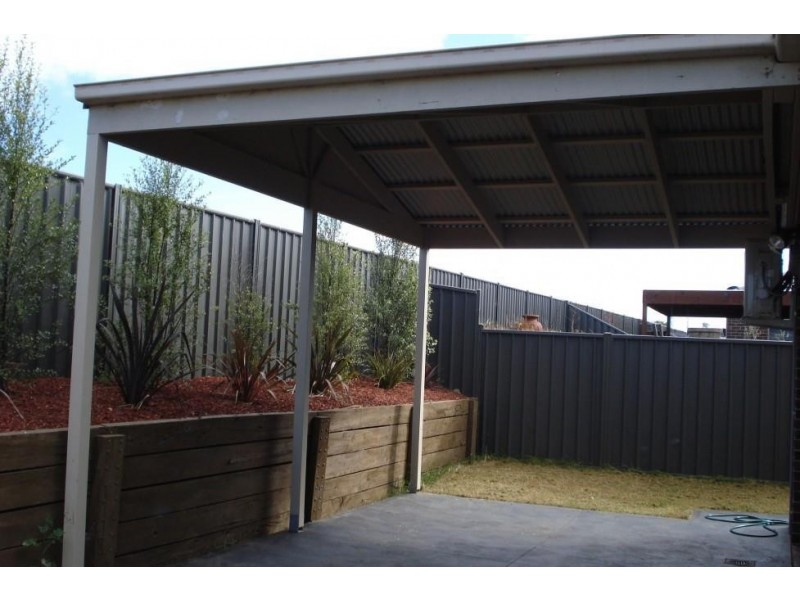 50 Olsen Retreat, Caroline Springs VIC 3023