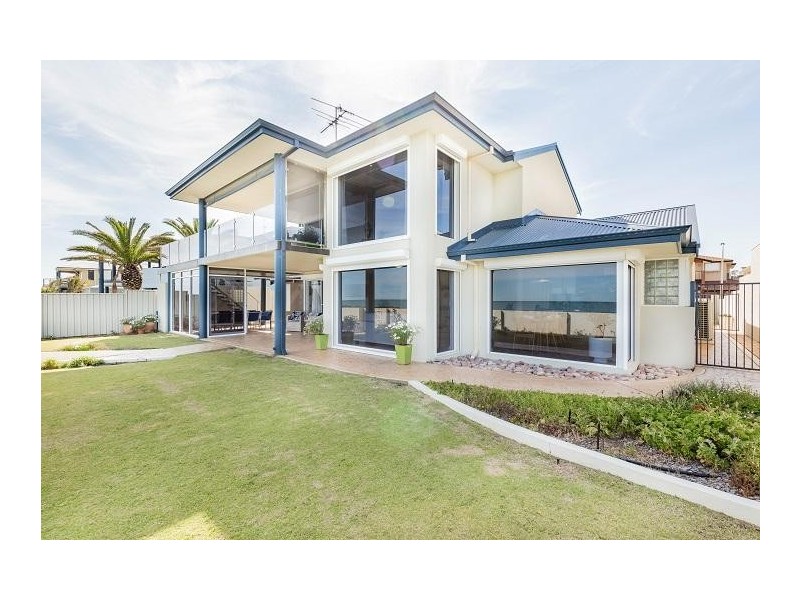 18 Ronsard Drive, San Remo WA 6210