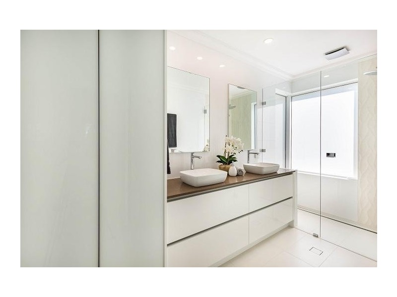 18 Ronsard Drive, San Remo WA 6210