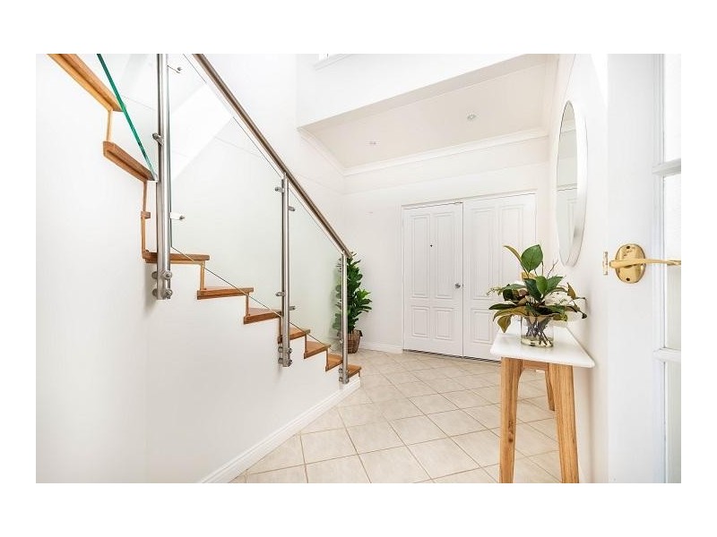 18 Ronsard Drive, San Remo WA 6210