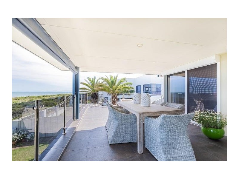 18 Ronsard Drive, San Remo WA 6210