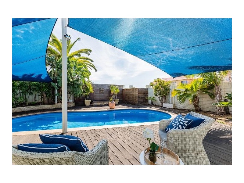 18 Ronsard Drive, San Remo WA 6210