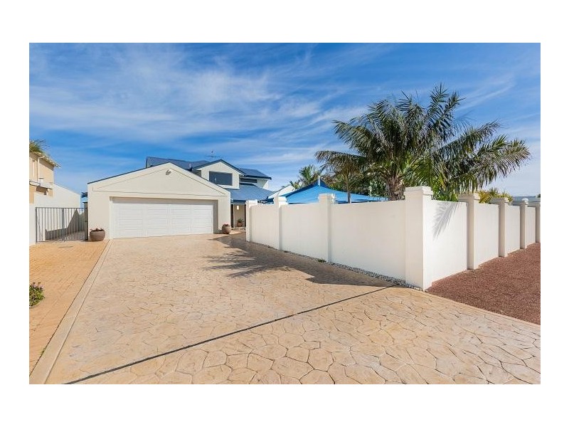 18 Ronsard Drive, San Remo WA 6210