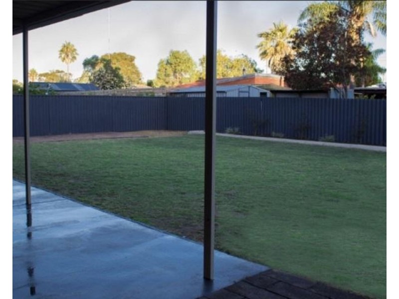 11 Maiden Park Road, Withers WA 6230