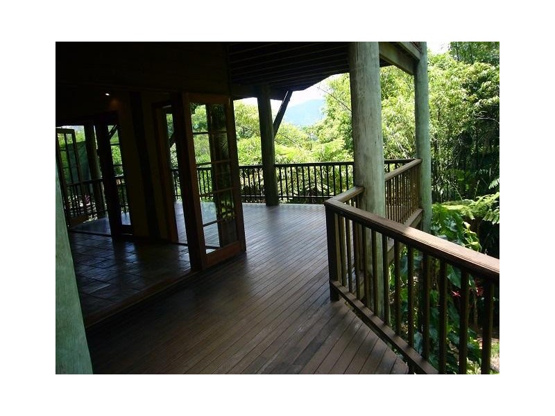 25 Bellevue Crescent, Edge Hill QLD 4870