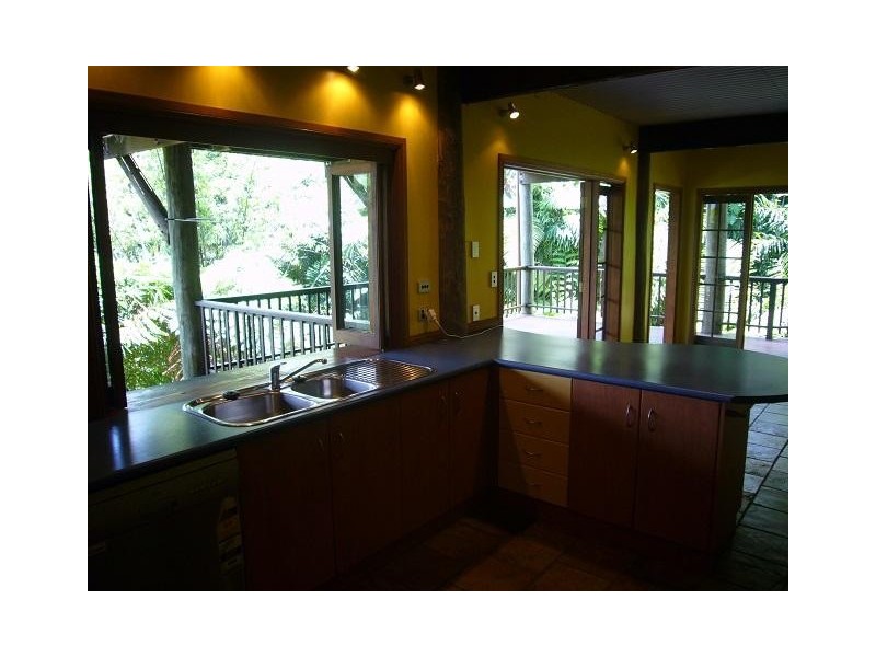 25 Bellevue Crescent, Edge Hill QLD 4870