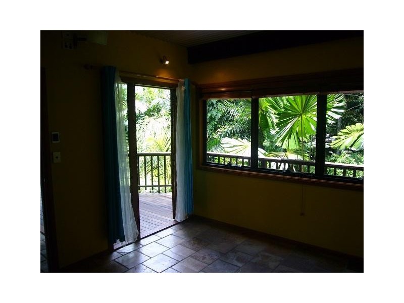 25 Bellevue Crescent, Edge Hill QLD 4870