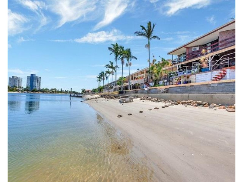 2/14 Aquila Court, Mermaid Waters QLD 4218