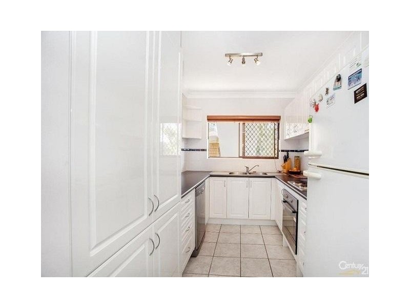 2/17 Sonia Street, Mermaid Waters QLD 4218
