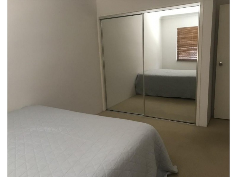 2/17 Sonia Street, Mermaid Waters QLD 4218