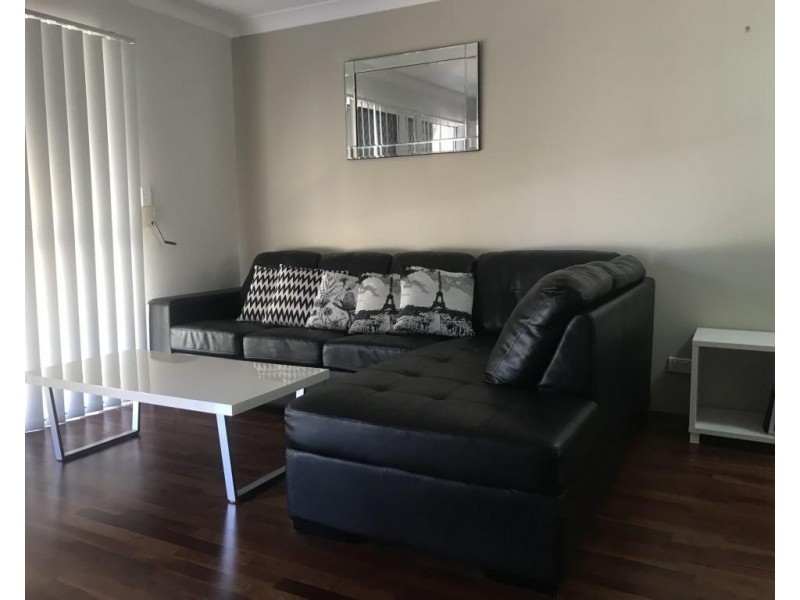 2/17 Sonia Street, Mermaid Waters QLD 4218