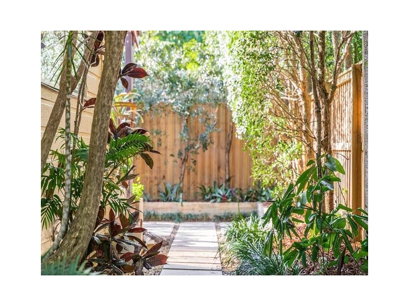 2/13 Azolla Place, Suffolk Park NSW 2481