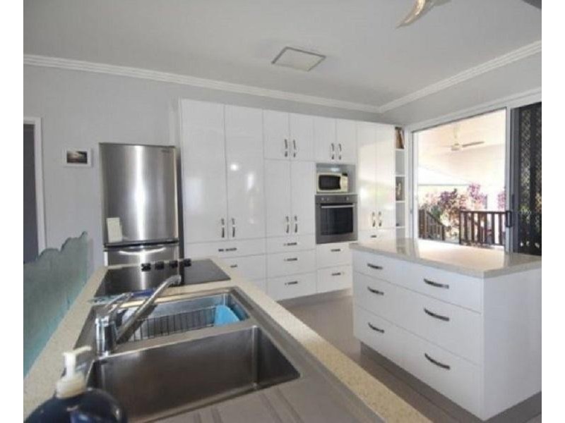 39 Seafarer Street, South Mission Beach QLD 4852