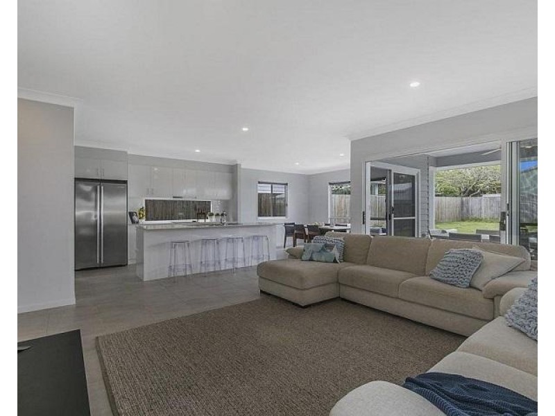 15A Russell Street, Cleveland QLD 4163