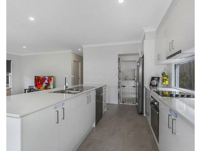 15A Russell Street, Cleveland QLD 4163