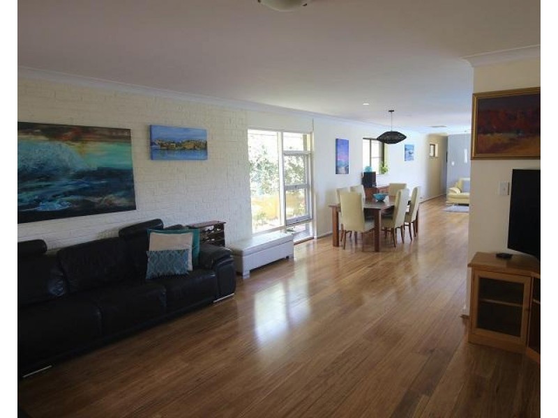 10 Dunster Street, Karrinyup WA 6018