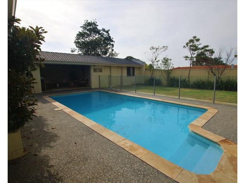 10 Dunster Street, Karrinyup WA 6018