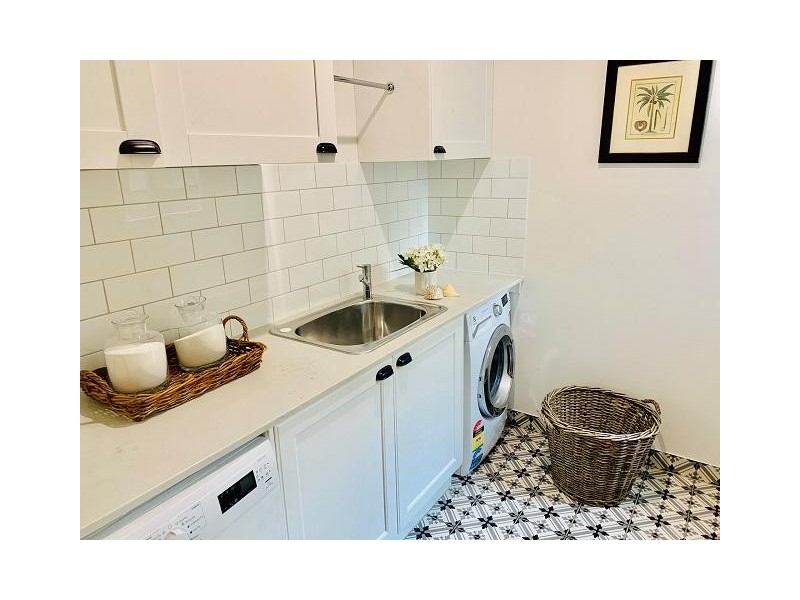 16 Eliza Close, The Gap QLD 4061