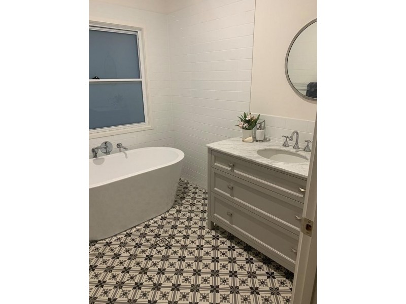 16 Eliza Close, The Gap QLD 4061