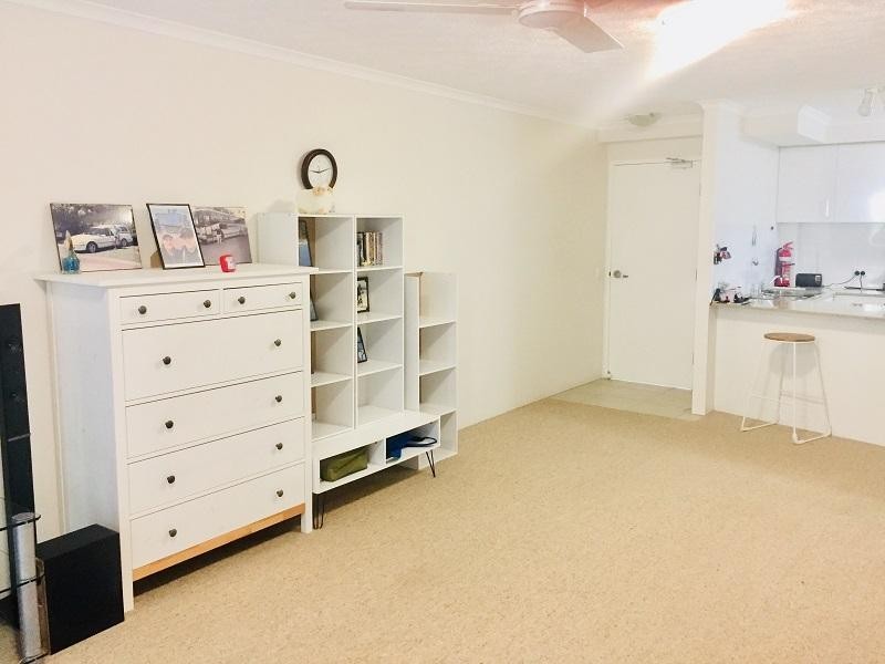 1/8 Ahern Street, Labrador QLD 4215