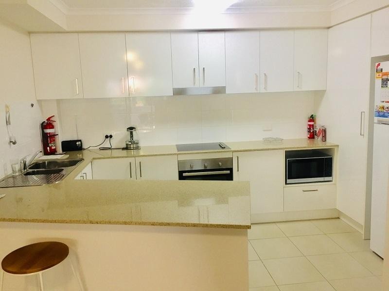 1/8 Ahern Street, Labrador QLD 4215