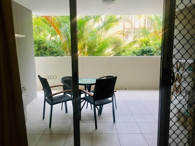 1/8 Ahern Street, Labrador QLD 4215